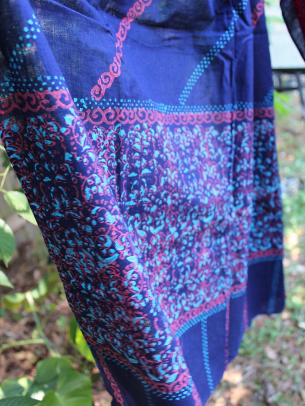 Traditional Indian Salwar Kameez Set - Kurti, Patiala Pants & Dupatta- small - Picture 8 of 10